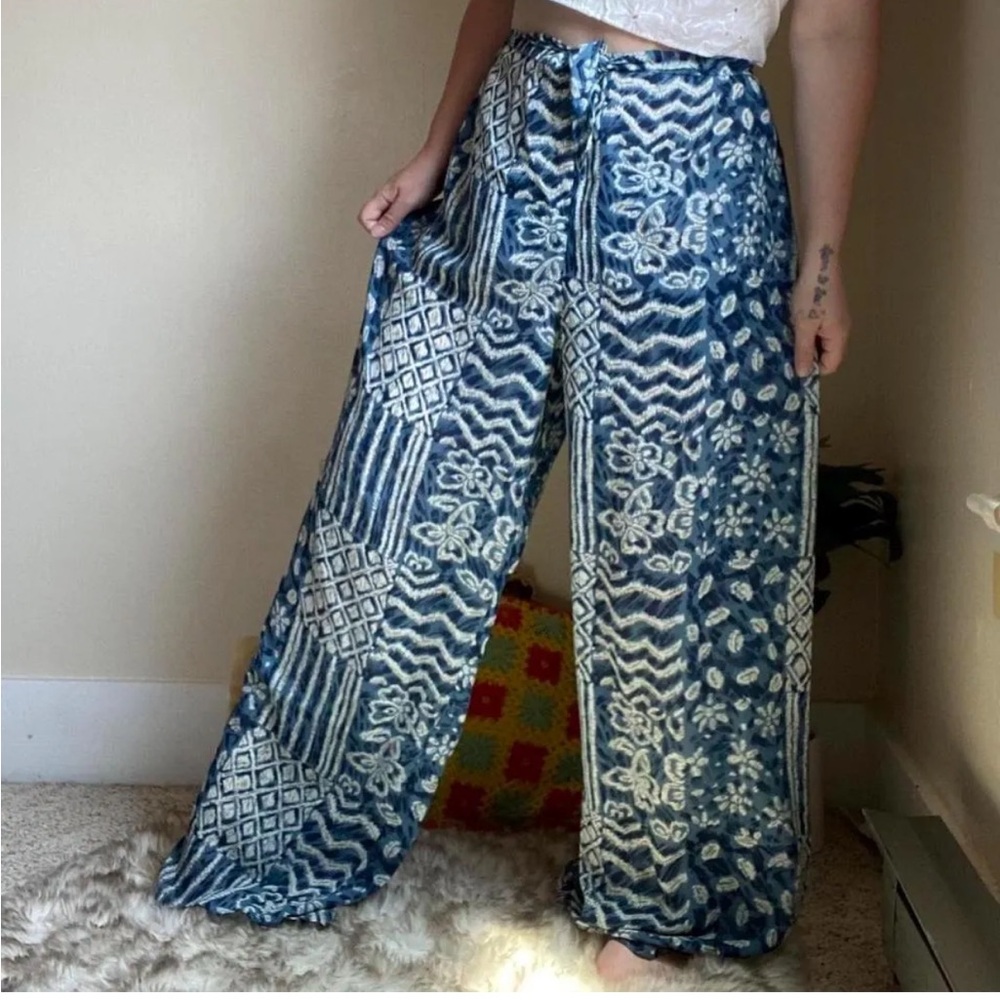 Moda Blue and White Patterned Swim Coverup Pants
